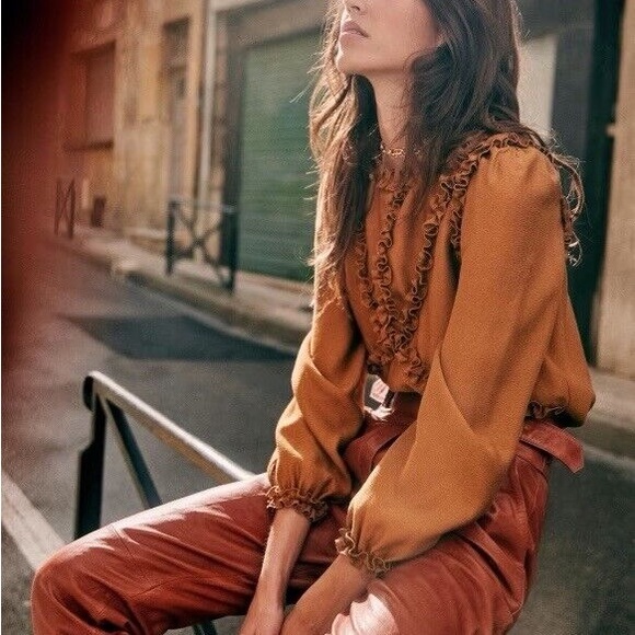 Sezane Tops - SÉZANE Elea Ruffle Popover Blouse Café 36